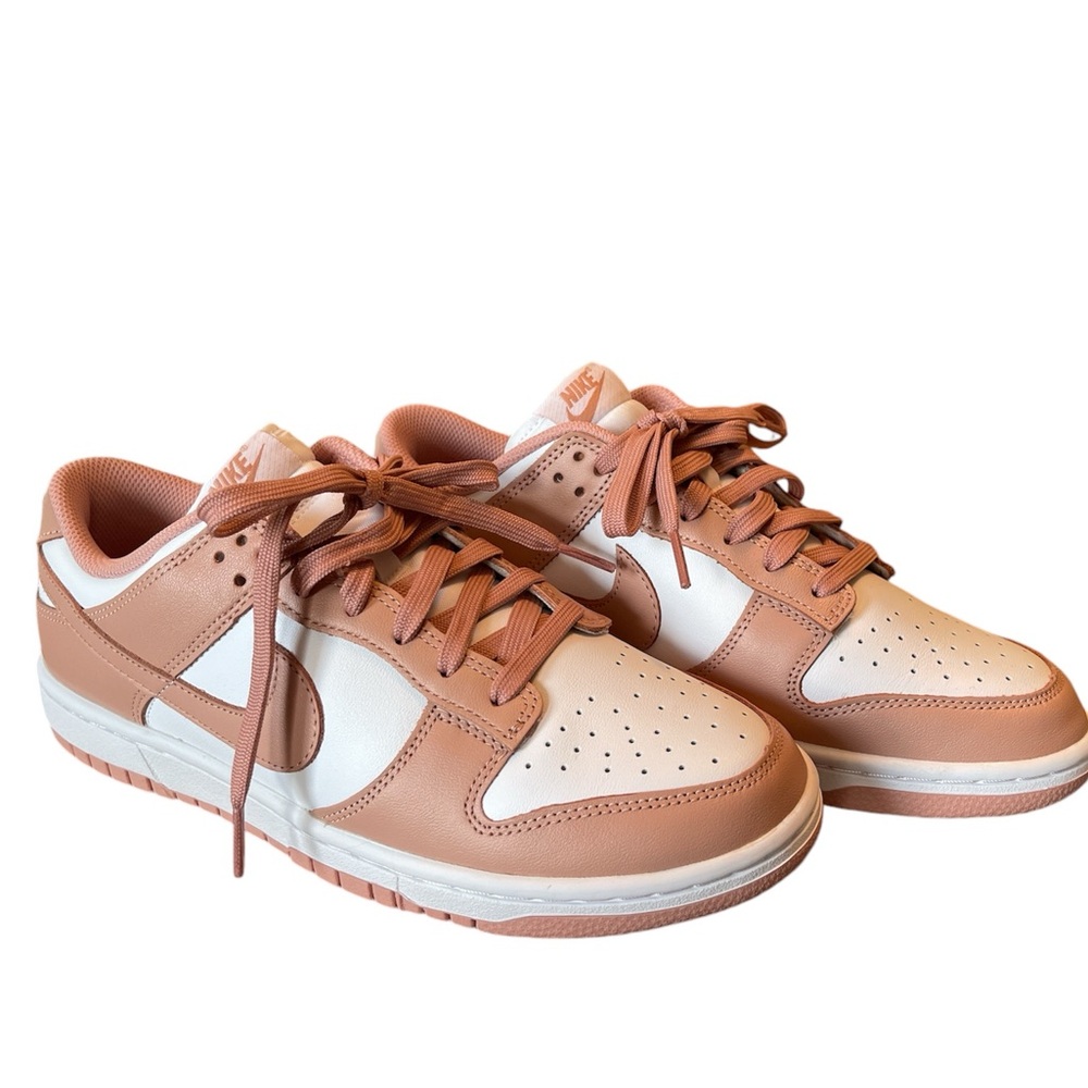 Women’s Nike Dunks Low Sz 9.5 in Rose Whisper